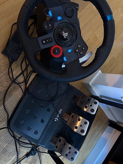 Logitech G29 ratt och pedaler