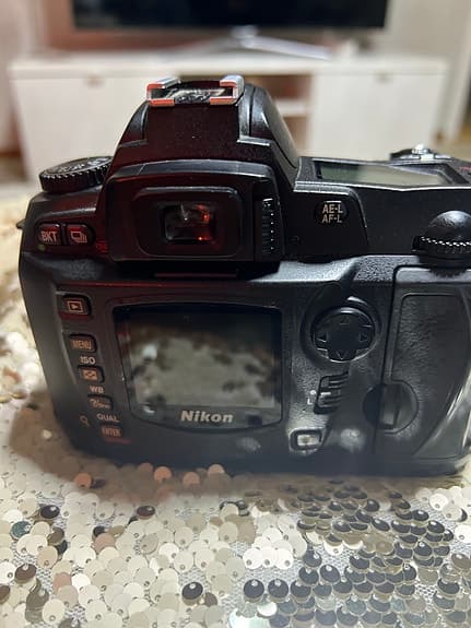 Säljes: Nikon D70 + Nikon AF Nikkor 50mm objektiv