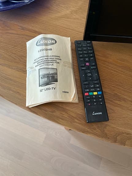 Luxor 32" LED-TV svart