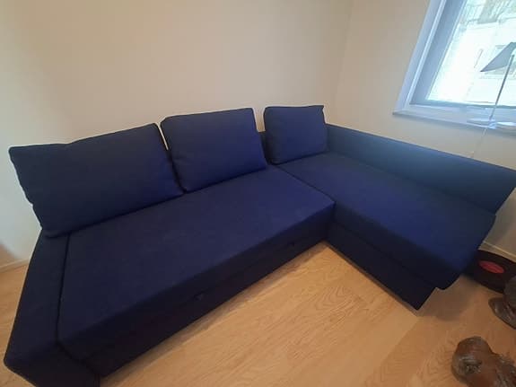 IKEA bäddsoffa med schäslong mörkblå