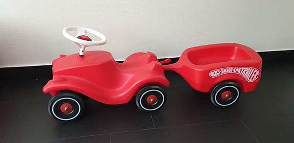 BIG Bobby Car med släp + IKEA barnstol