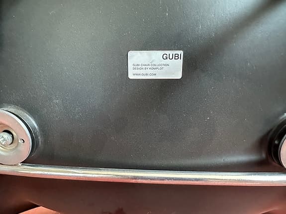 Gubi stolar