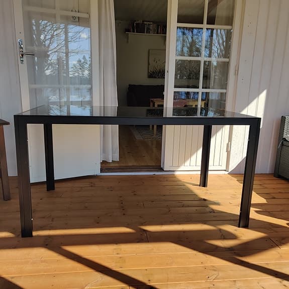 Matbord glasskiva svart