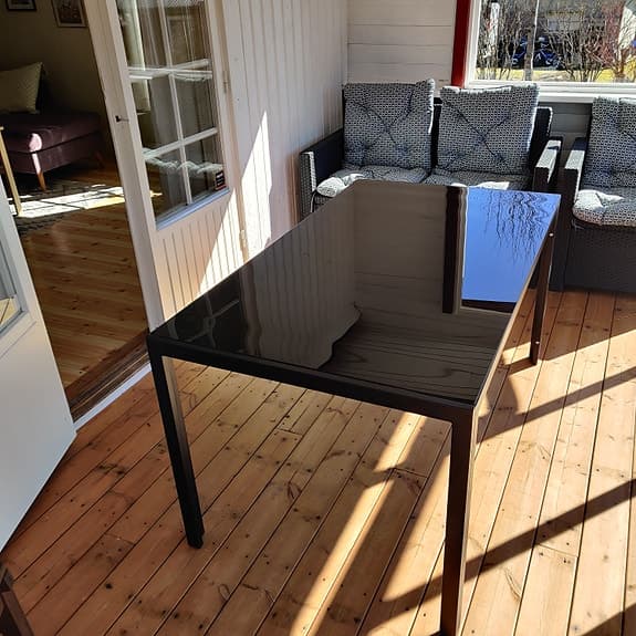 Matbord glasskiva svart