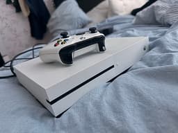 Xbox One S vit