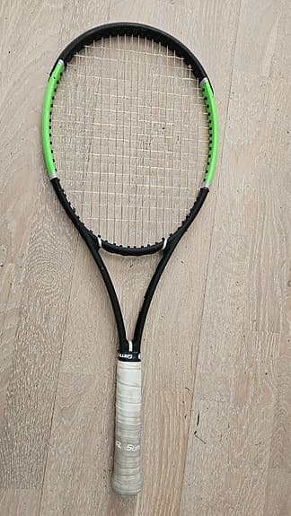 Wilson Blade V6, 98nch², 18x20,
