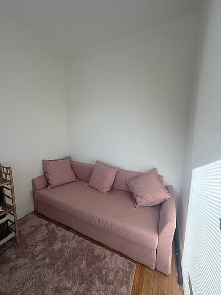 IKEA bäddsoffa med sovfunktion – 231 cm bred.