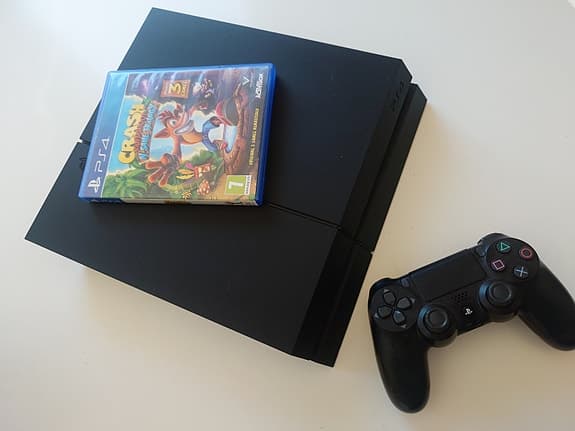 Sony Playstation 4 spelkonsol svart