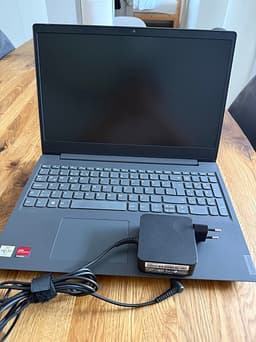 Lenovo bärbar dator 15 tum grå