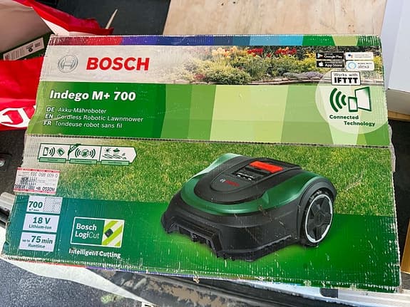 Bosch Indego M+ 700 robotgräsklippare grön