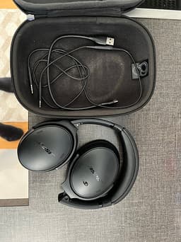 Bose QuietComfort trådlösa over-ear hörlurar svarta