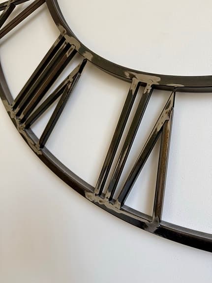 Stor exklusiv väggklocka från Mio – 100 cm