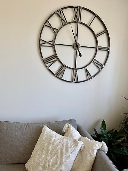 Stor exklusiv väggklocka från Mio – 100 cm