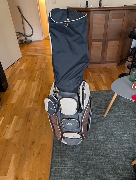 Golfset som inkluderar vagnbag