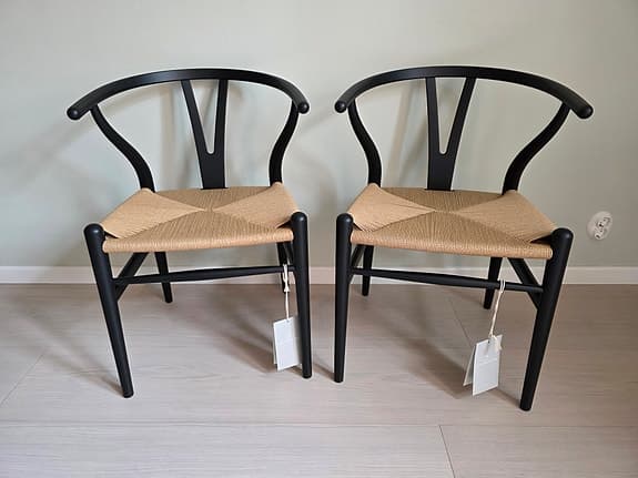 Carl Hansen CH24 Y-stolen Svart bok