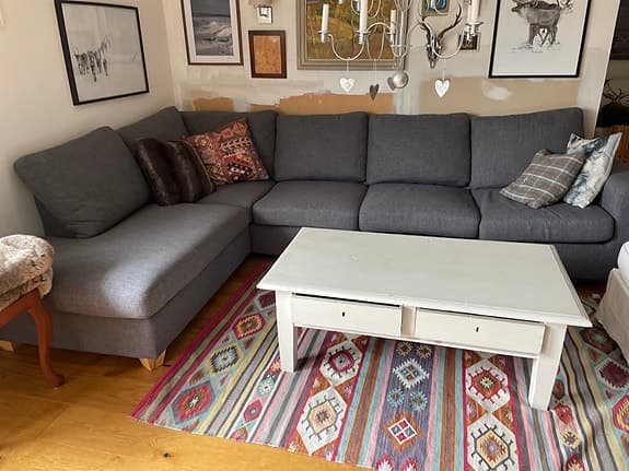 Soffa med divan.Finns i Åre