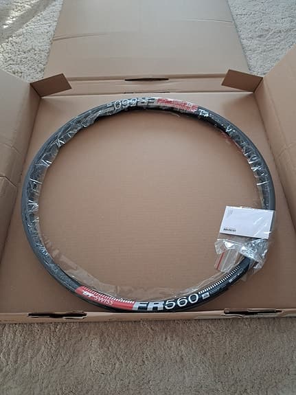 Oanvänd Fälg DT Swiss Fr 560 26" 32h