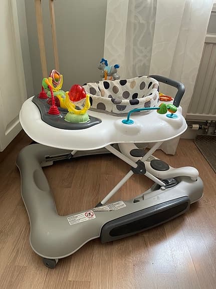 BRIO gåvagn + gåstol med leksaker