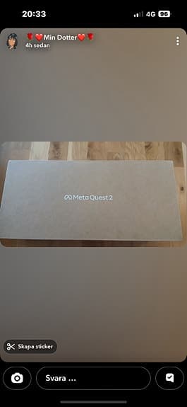 Meta Quest 2 VR-headset med handkontroller