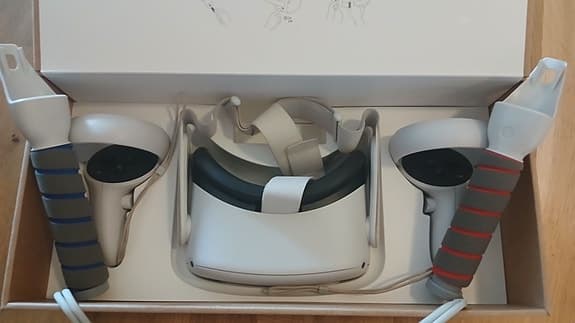Meta Quest 2 VR-headset med handkontroller