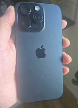 Apple iPhone 16 Pro 128 GB svart