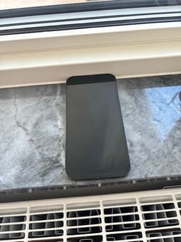 Apple iPhone 13 128 GB svart