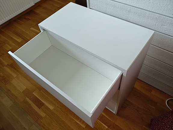 IKEA cabinet with 3 drawers – IKEA byrå med 3 lådor vit