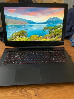 Lenovo bärbar laptop 15 tum svart