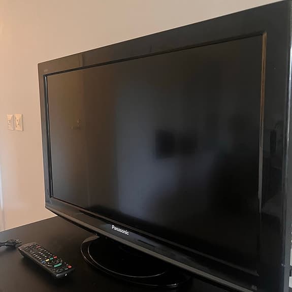 Panasonic TV 32 tum