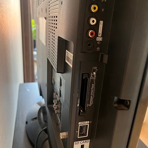 Panasonic TV 32 tum