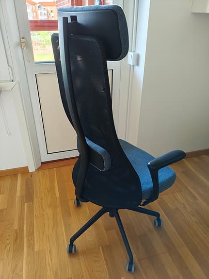Ergonomic office chair with breathable mesh back