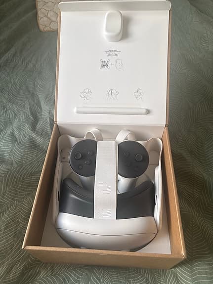 Meta Quest 3 VR-headset med handkontroller