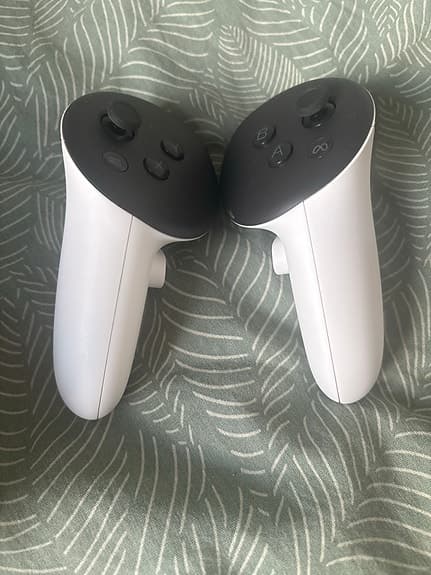 Meta Quest 3 VR-headset med handkontroller