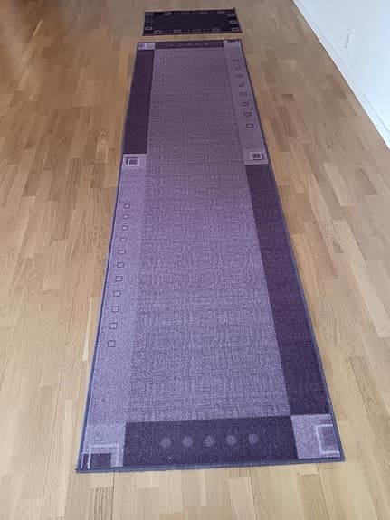 Avlång gångmatta + mindre tillhörande dörrmatta