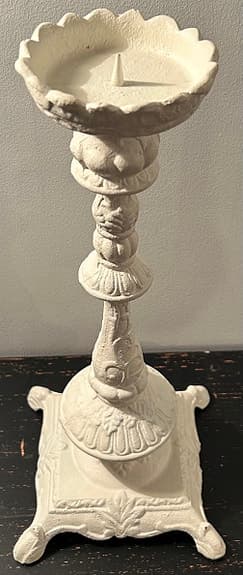 Tung pampig ljusstake i GJUTJÄRN (37 cm) – Fransk lantstil
