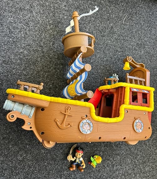 Jake och piraterna – piratskepp med extra svärd