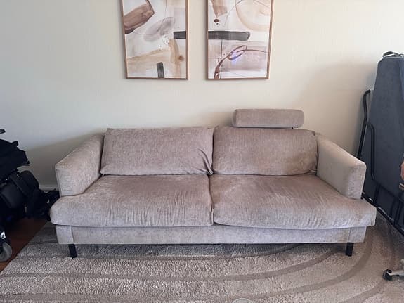 2st Mio soffor och en fåtölj i beige tyg