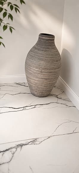 Stor och stilren vas i terrakotta 50 cm