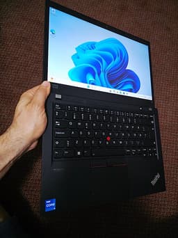Lenovo ThinkPad T14, generation 2i, är en lätt, snabb och smidig dator.