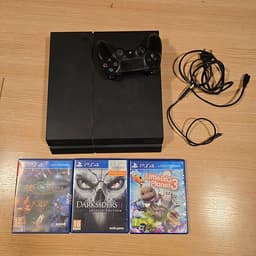 Sony Playstation 4 med handkontroll och 3 spel