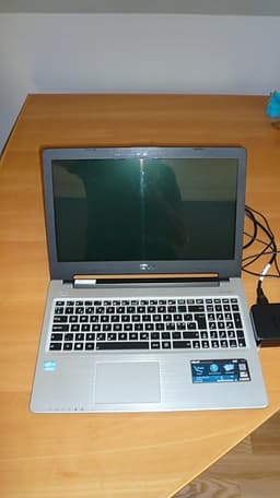 15,3 " Asus Dator