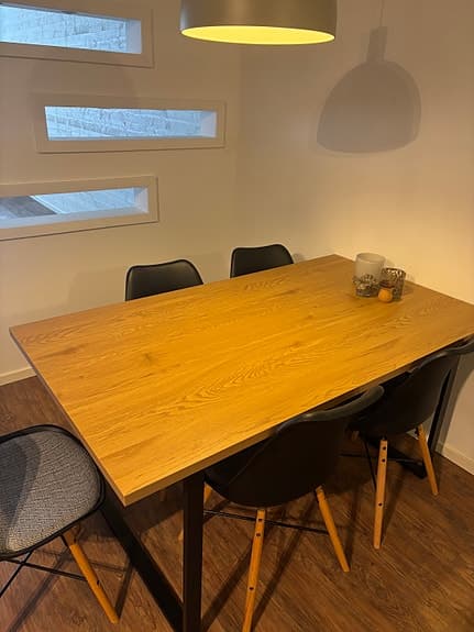 Matgrupp med 6 stolar