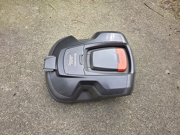 Husqvarna Automower 310 (2021) – välskött, kvitto finns