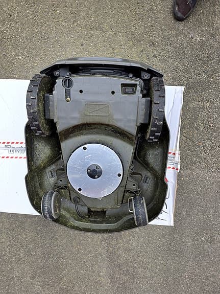 Husqvarna Automower 310 (2021) – välskött, kvitto finns