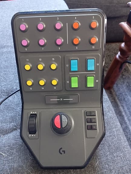 Logitech G ratt, pedaler och kontrollpanel för FS22