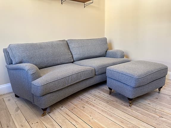 Howard soffa med fotpall