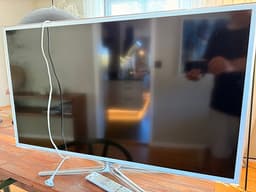 Samsung TV 40” med benstativ