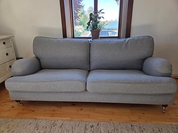 2,5-sits Howardsoffa