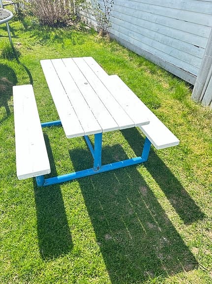 Picknickbord med bänkar vit/blå för barn