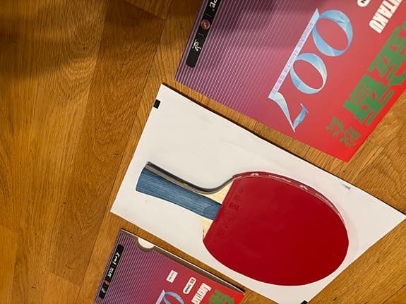pingisracket med DHS Master W968 Ma Lin edition med Kokutaku-007. (1649g)